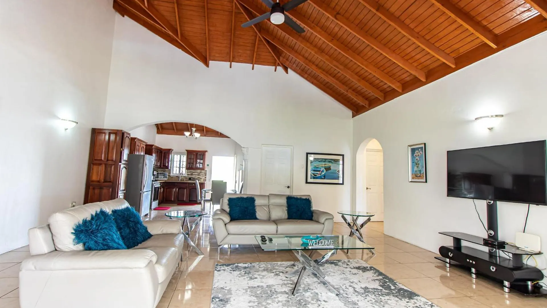 Runaway Bay Gem Apartment